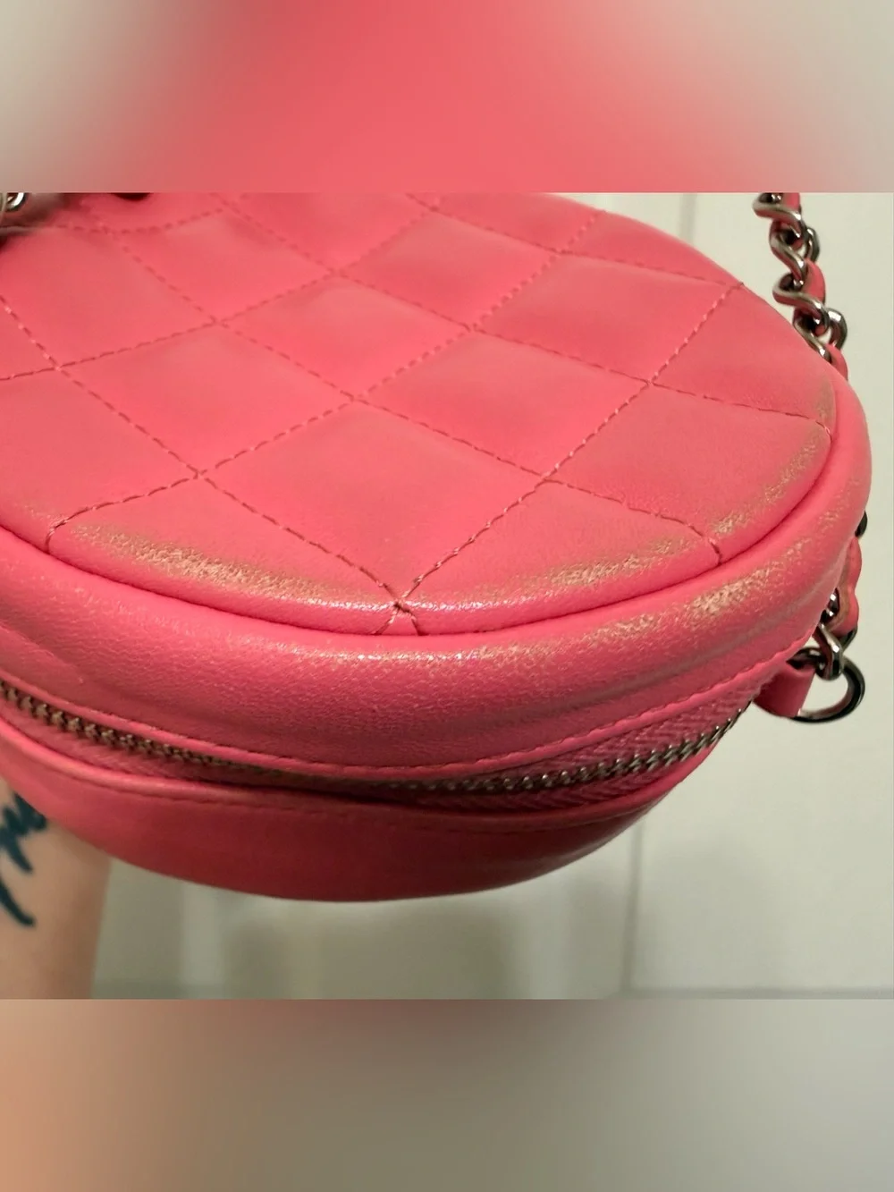 *Authentic* CHANEL - Leather Quilted Crossbody Bag w/ COA